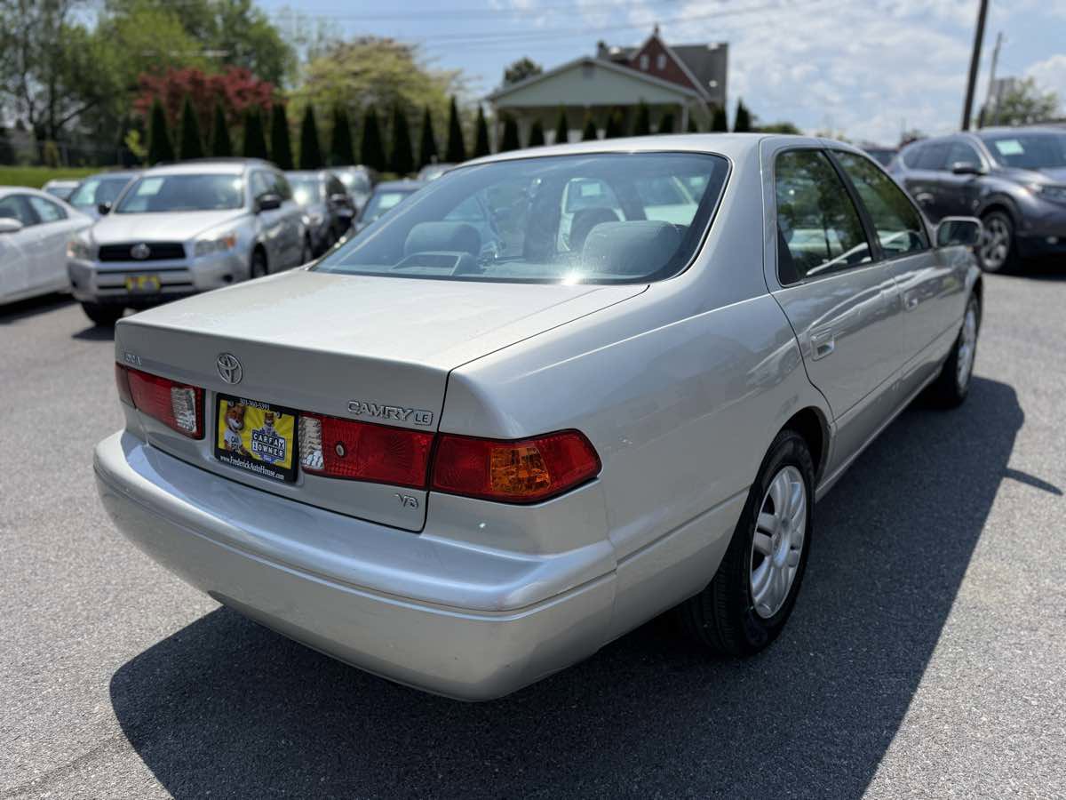 Used 2001 Toyota Camry LE FWD image 7