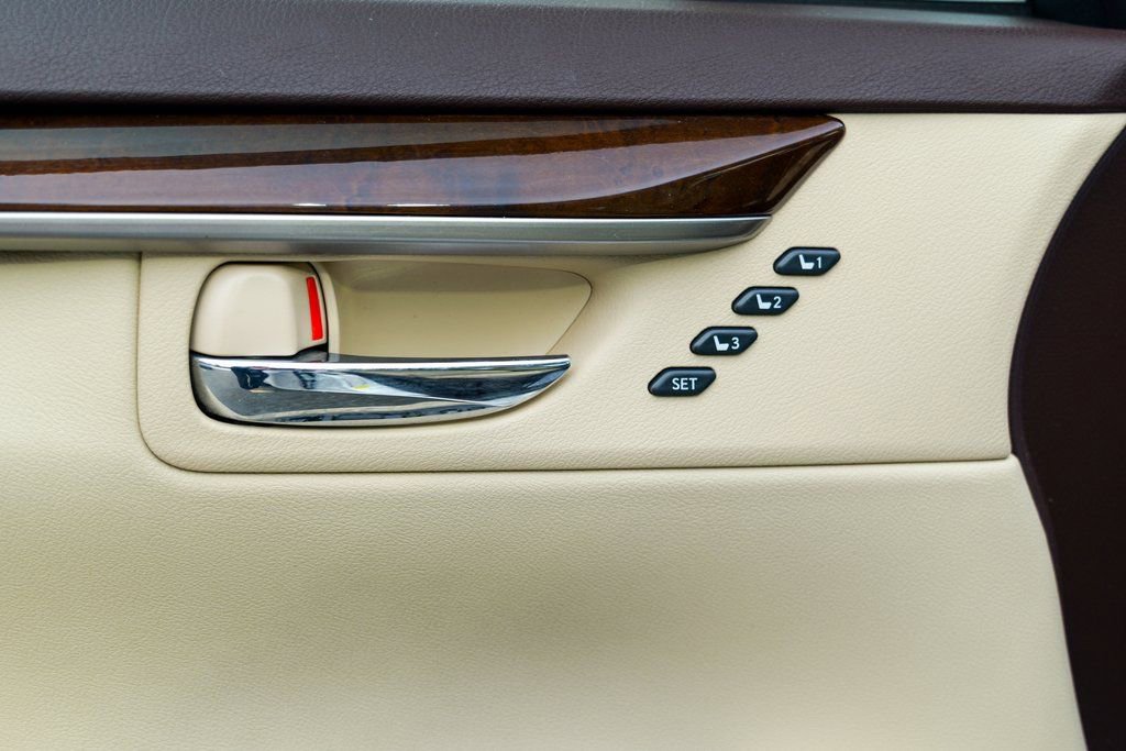 Used 2018 Lexus ES 350 w/ Premier Package image 18