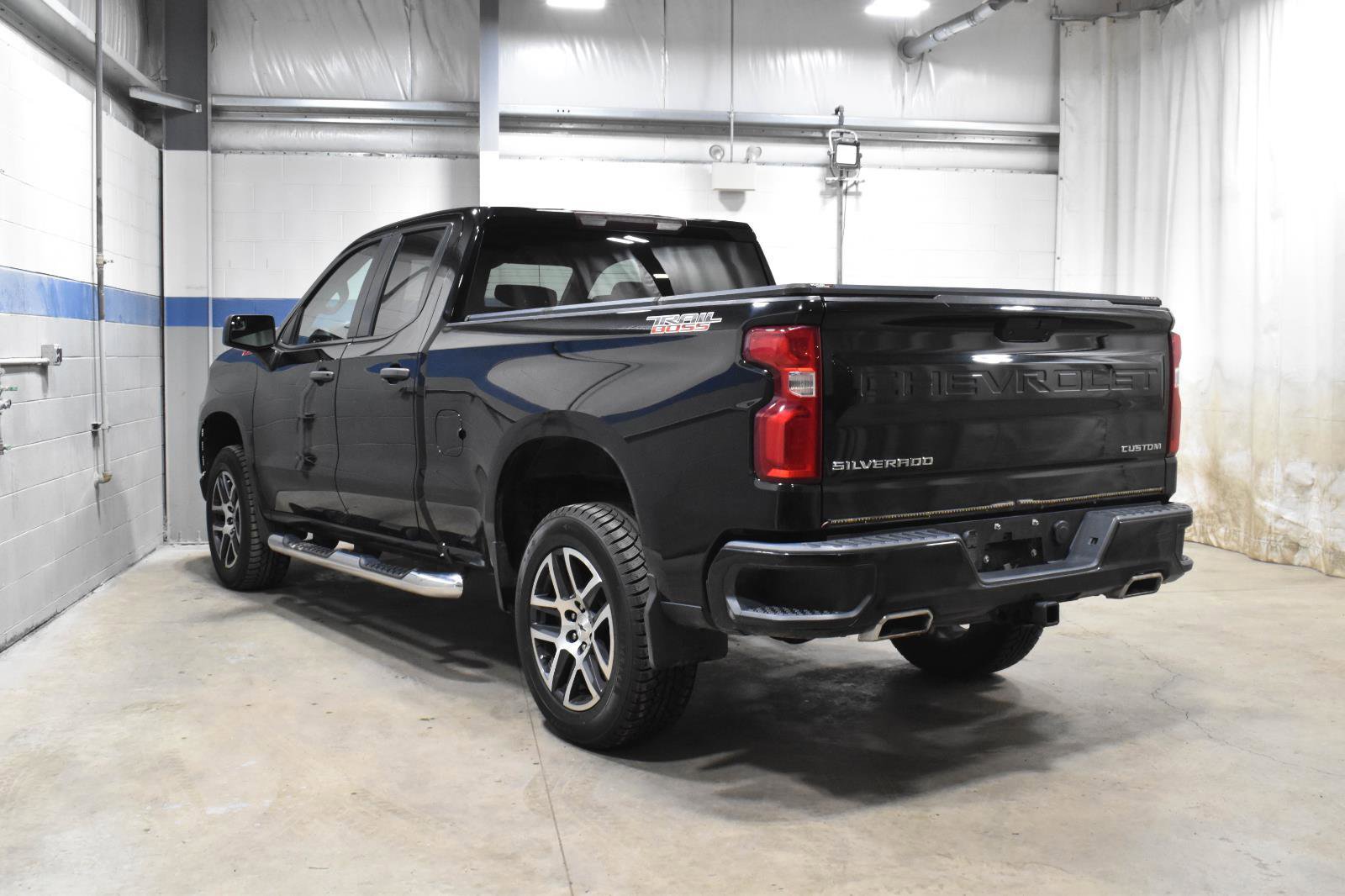 Used 2019 Chevrolet Silverado 1500 Custom Trail Boss w/ Custom Convenience Package AWD/4WD image 24
