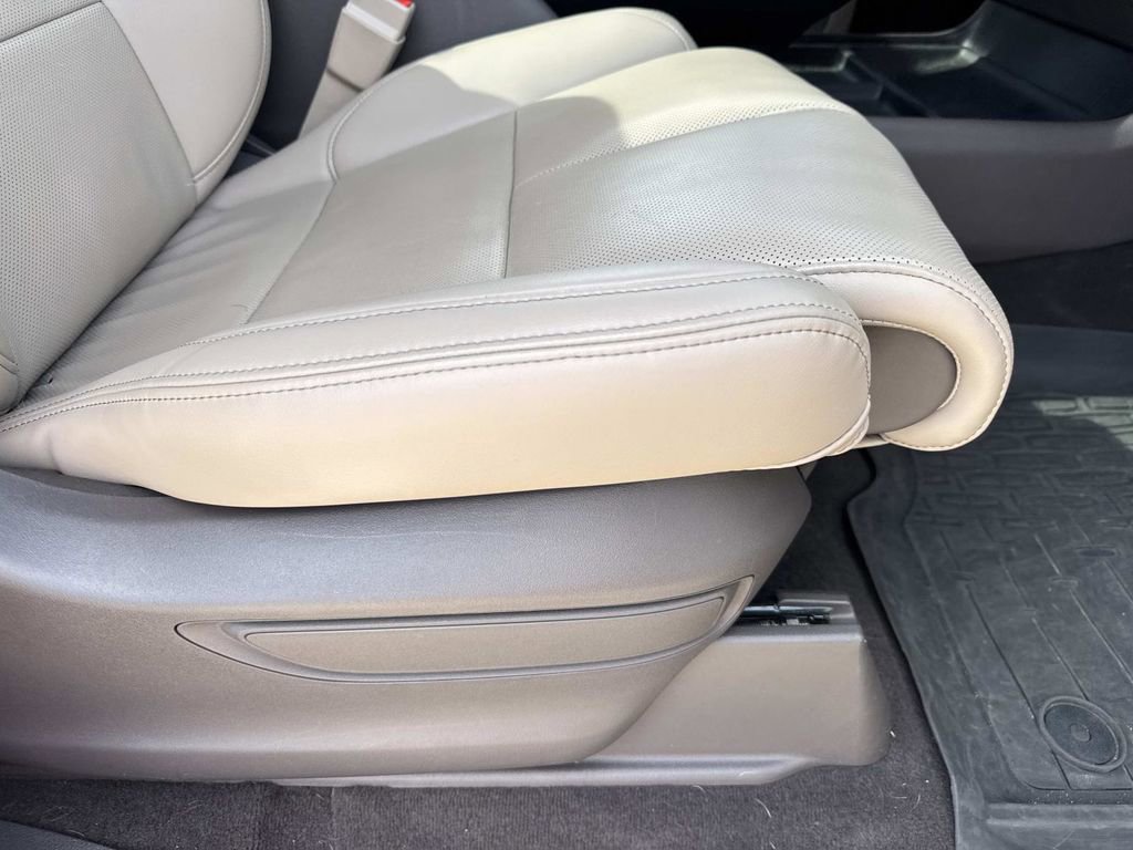 Certified 2024 Lincoln Navigator Premiere image 12