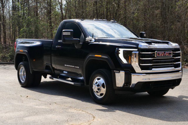 Used 2024 GMC Sierra 3500 SLE w/ SLE Convenience Package image 4