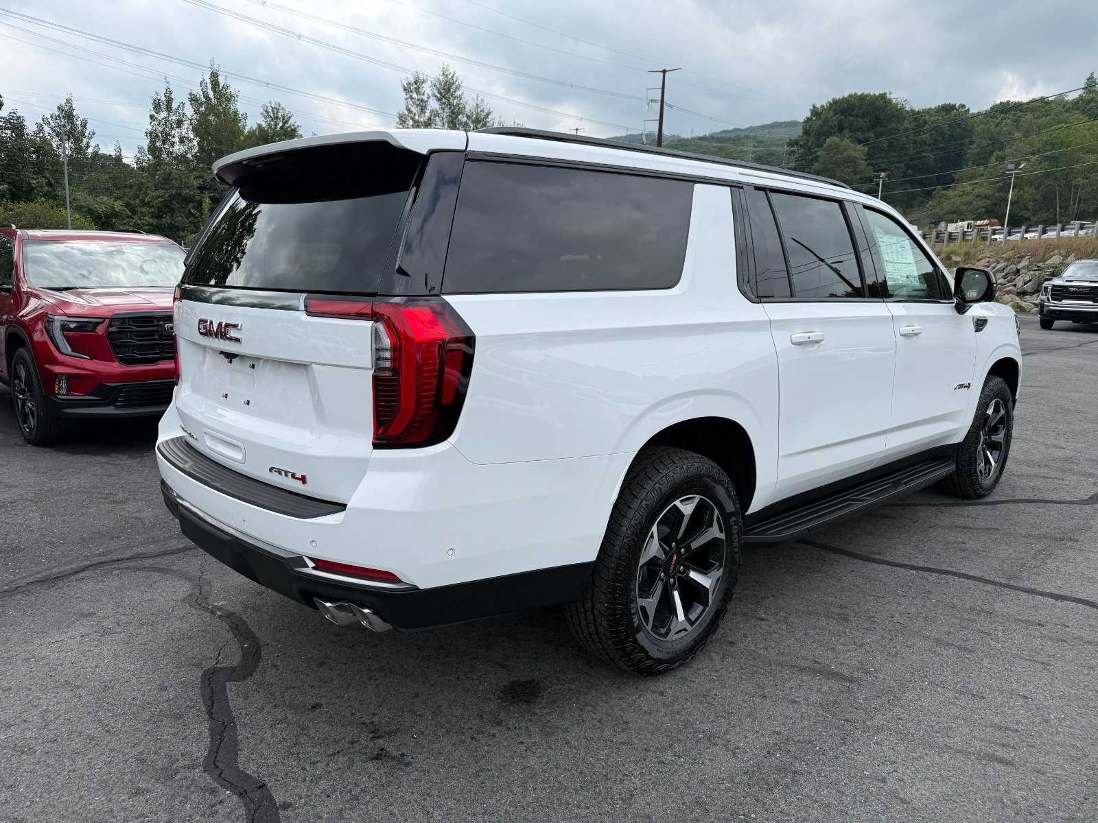 New 2026 GMC Yukon XL AT4 AWD/4WD image 5