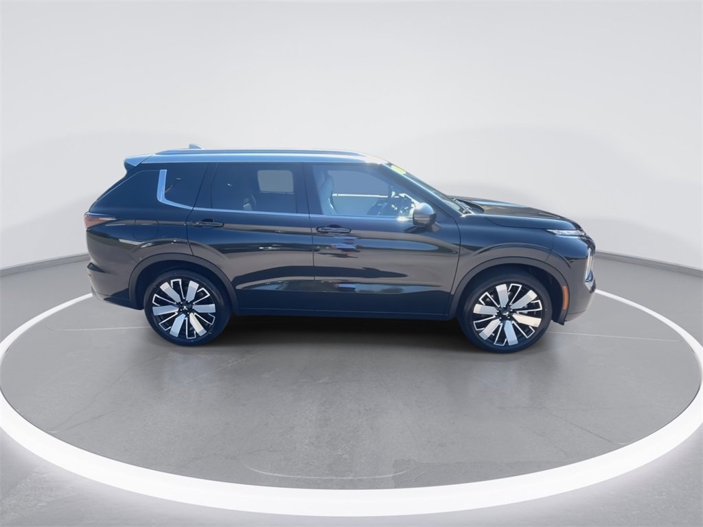 New 2025 Mitsubishi Outlander AWD image 9