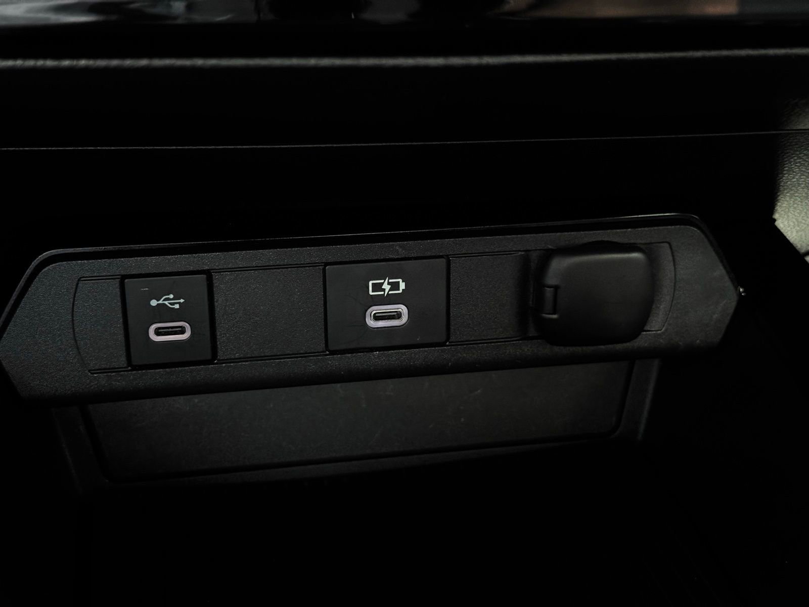Used 2024 Toyota Prius XLE FWD image 57