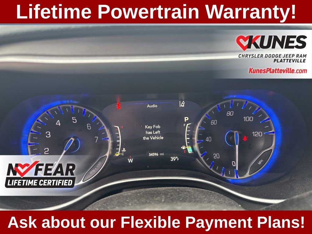 Used 2024 Chrysler Pacifica Touring-L image 15