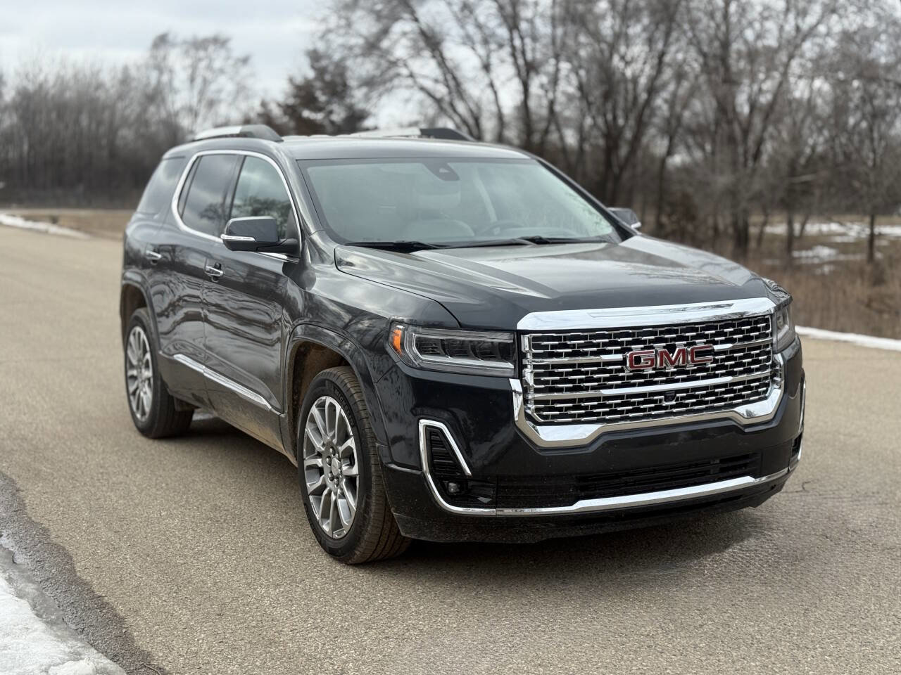 Used 2023 GMC Acadia Denali w/ Denali Technology Package AWD/4WD image 2