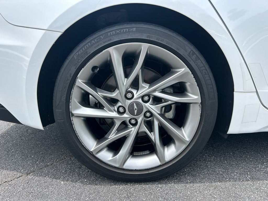 Used 2022 Genesis G70 2.0T AWD/4WD image 17