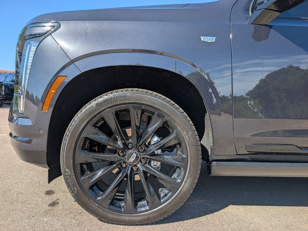Certified 2026 Cadillac Escalade Platinum Sport w/ LPO, ONYX Package AWD/4WD image 8