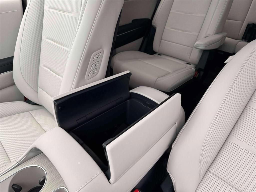 New 2026 Hyundai Palisade Calligraphy image 13