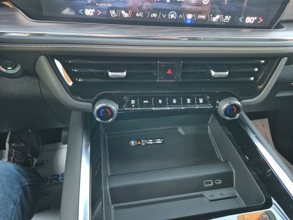 New 2026 Chevrolet Suburban Premier image 18