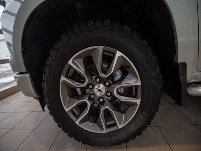 Used 2022 Chevrolet Silverado 1500 RST w/ Convenience Package II image 26