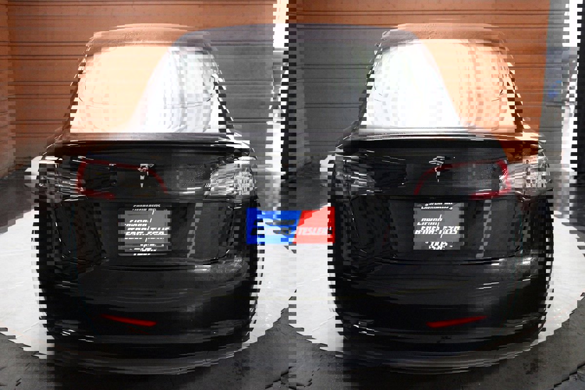 Used 2023 Tesla Model 3 Standard Range image 11