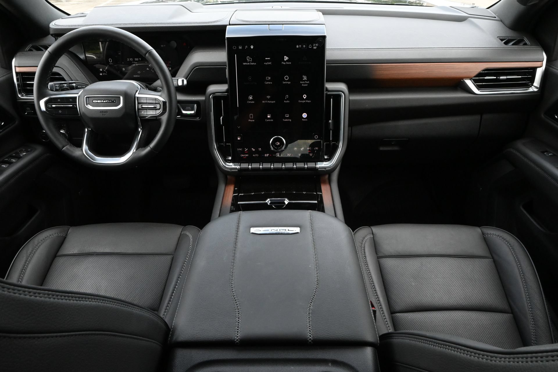 Used 2025 GMC Yukon Denali w/ Sun & Power Step Package RWD image 8