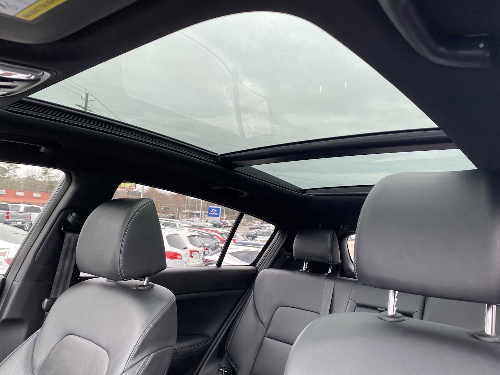 Used 2022 Kia Sportage Nightfall Edition image 25