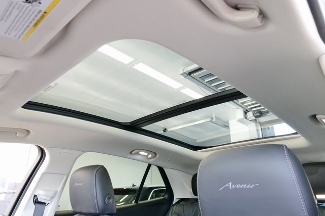 Used 2023 Buick Envision Avenir image 32