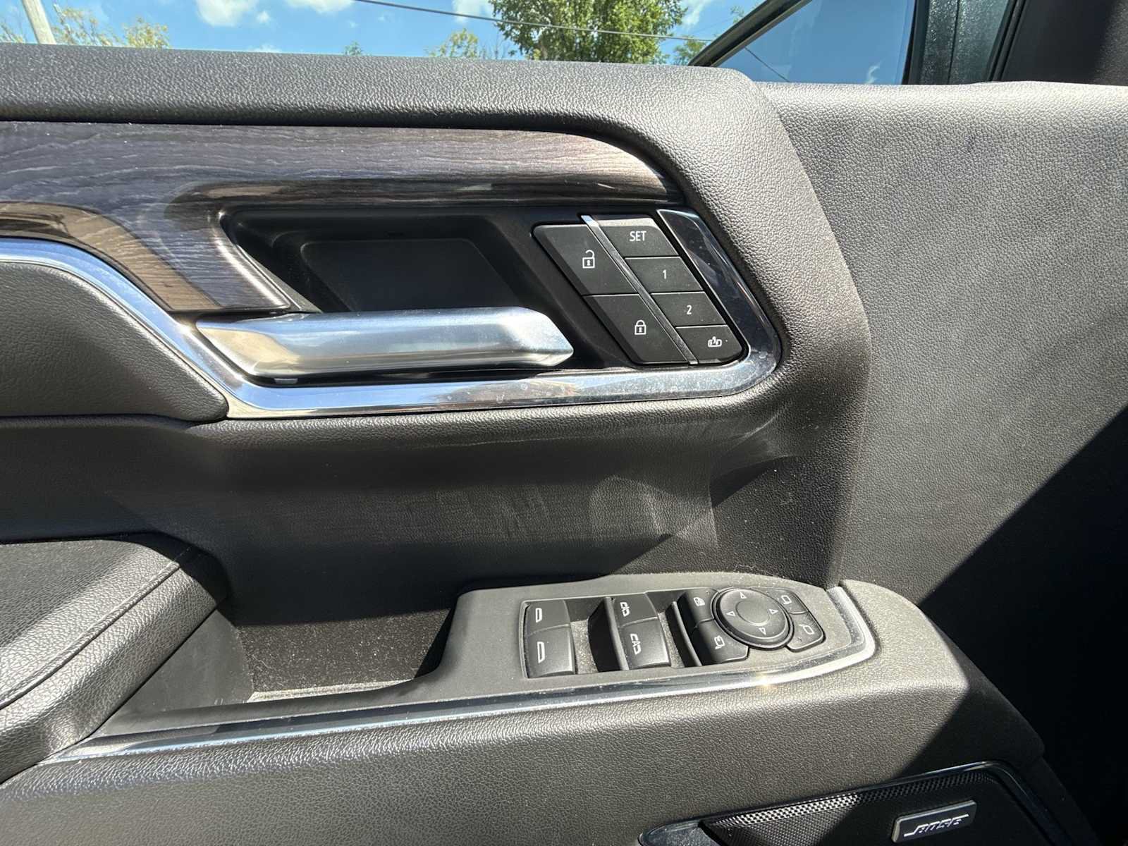 Certified 2023 Chevrolet Silverado 1500 LTZ AWD/4WD image 23