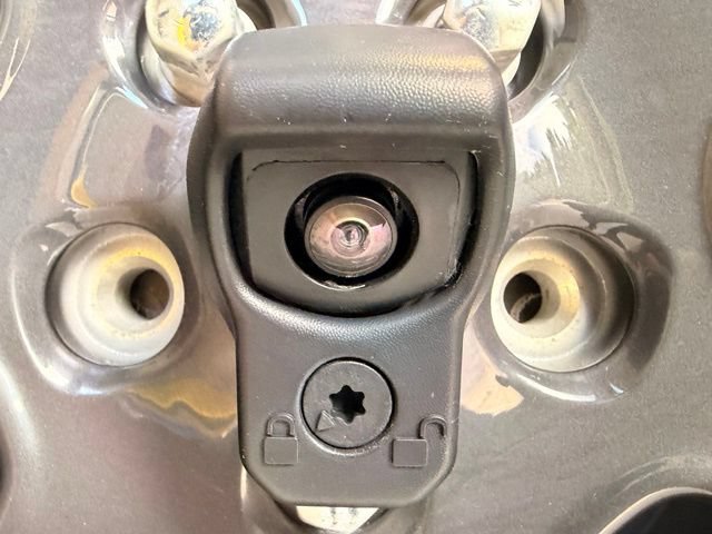 Used 2024 Jeep Wrangler Unlimited Sahara w/ Technology Group AWD/4WD image 9