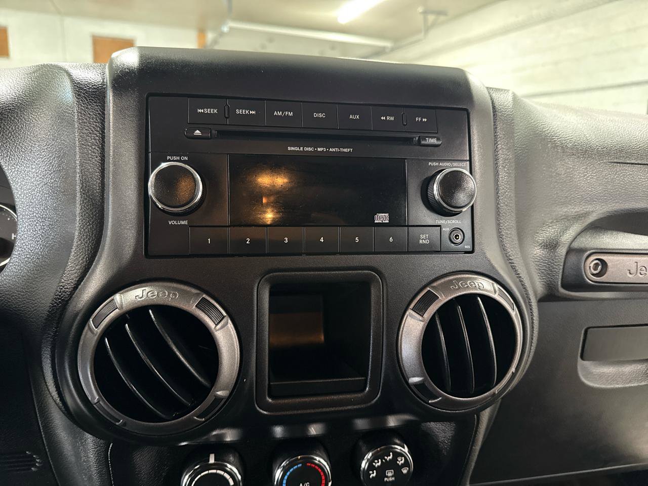 Used 2018 Jeep Wrangler Unlimited Sport w/ Connectivity Group image 75