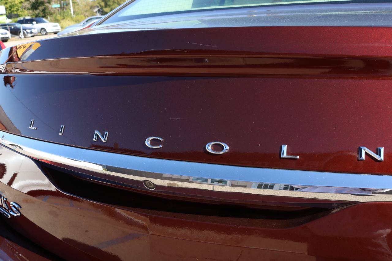 Used 2015 Lincoln MKS AWD w/ Equipment Group 201A image 10