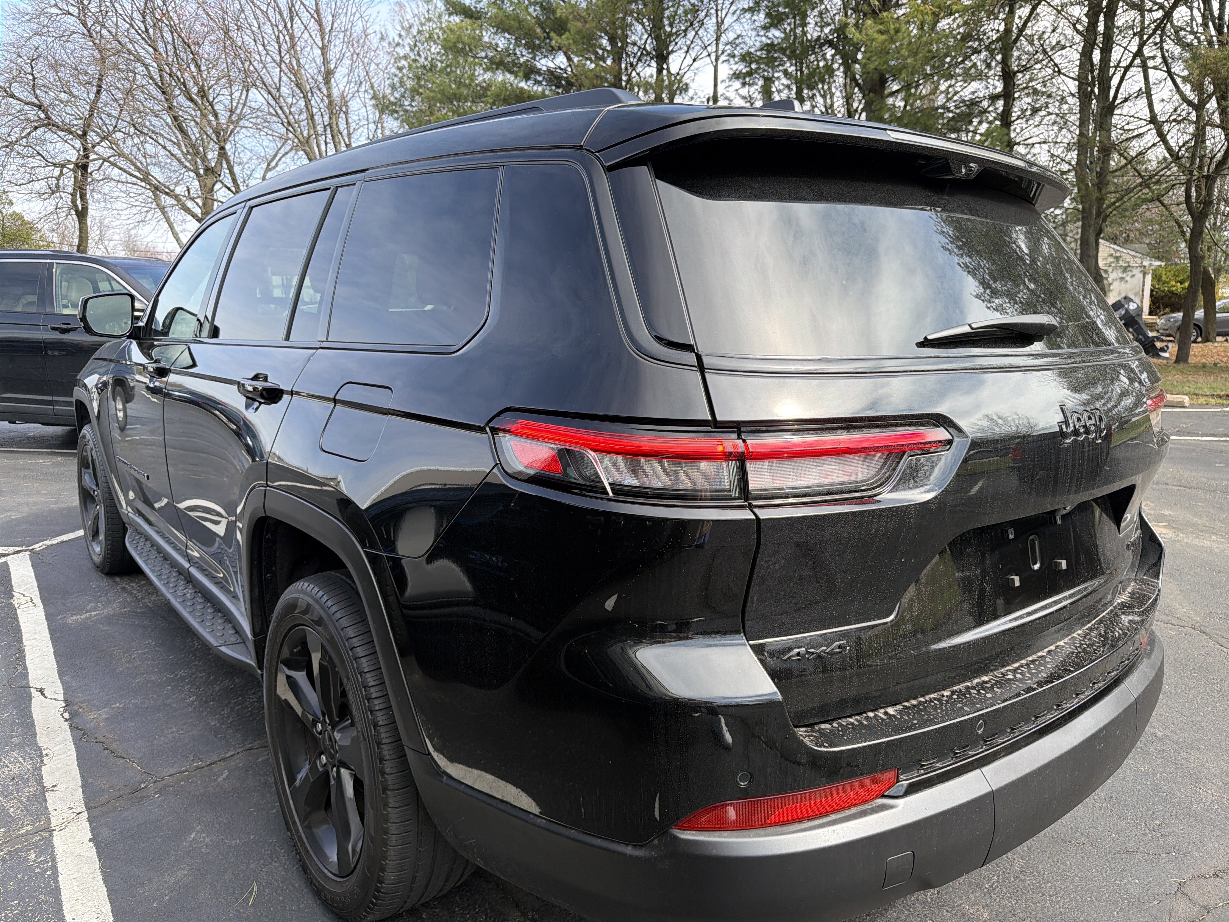 Certified 2024 Jeep Grand Cherokee L Limited w/ Luxury Tech Group II image 5