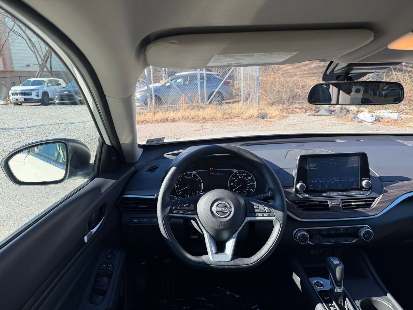 Used 2025 Nissan Altima 2.5 SV image 33