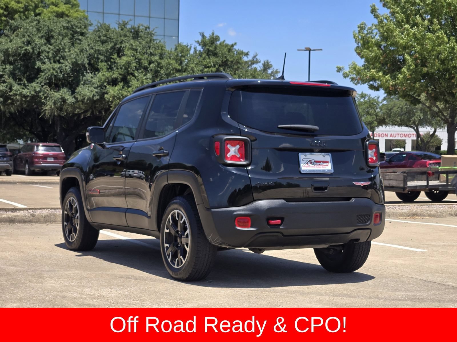 Used 2023 Jeep Renegade Trailhawk AWD/4WD image 4