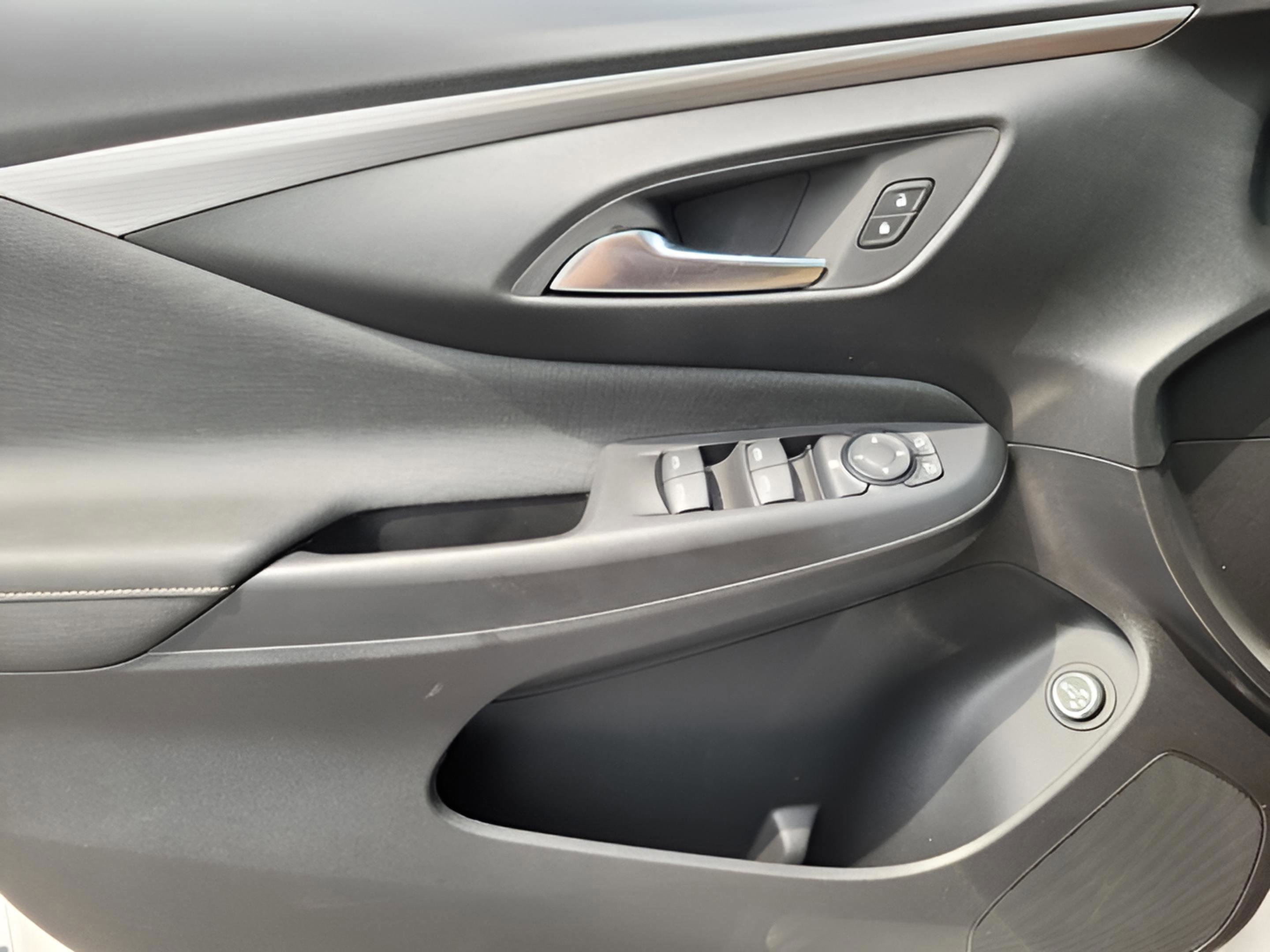 New 2025 Buick Envista Avenir image 23