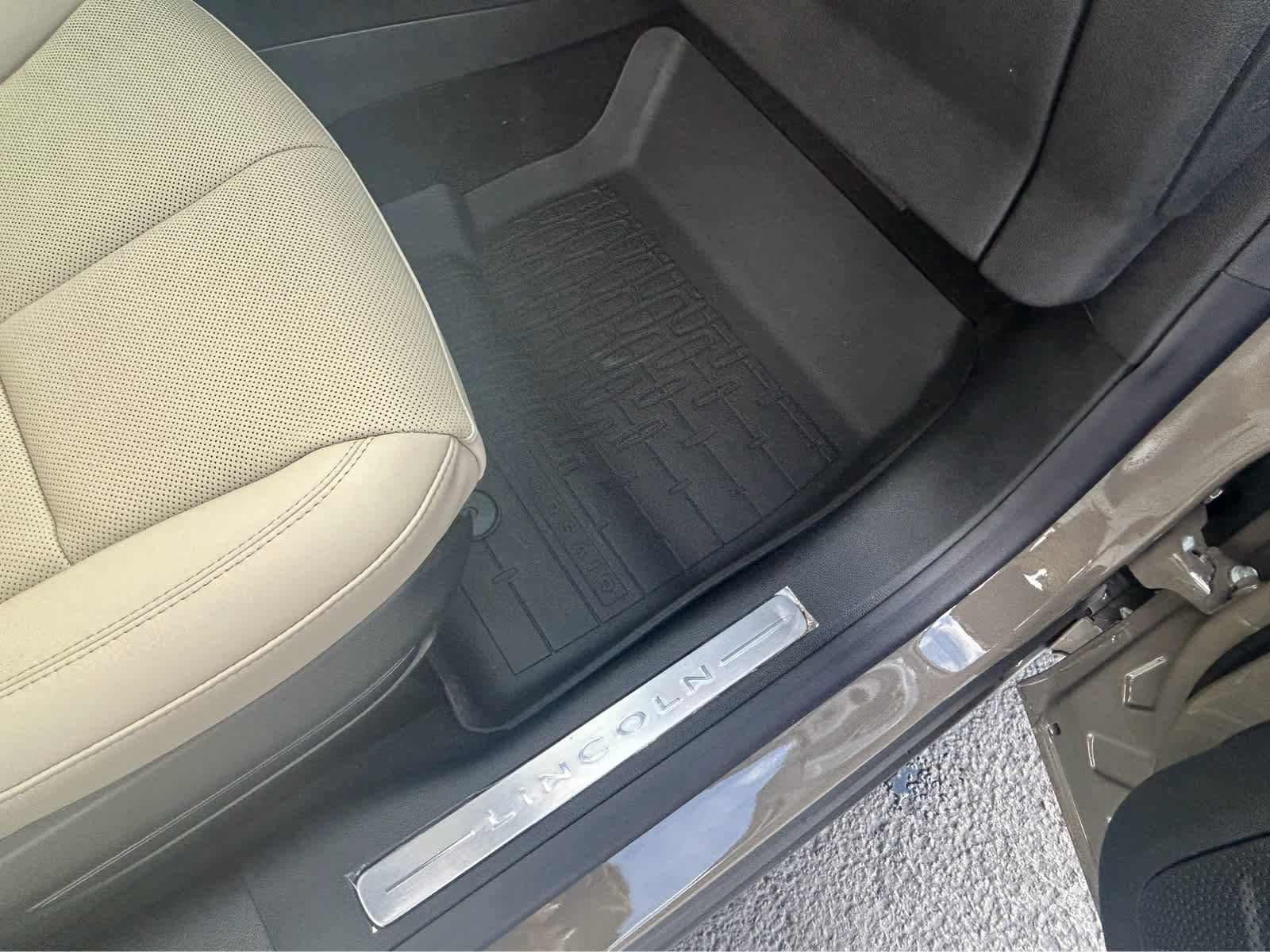 Used 2025 Lincoln Corsair Grand Touring image 21