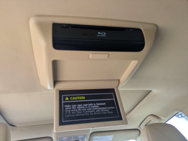 Used 2014 Toyota Highlander XLE FWD image 17