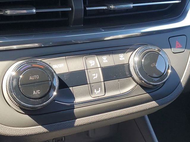 Used 2025 Buick Envista Preferred w/ Convenience II Package image 19