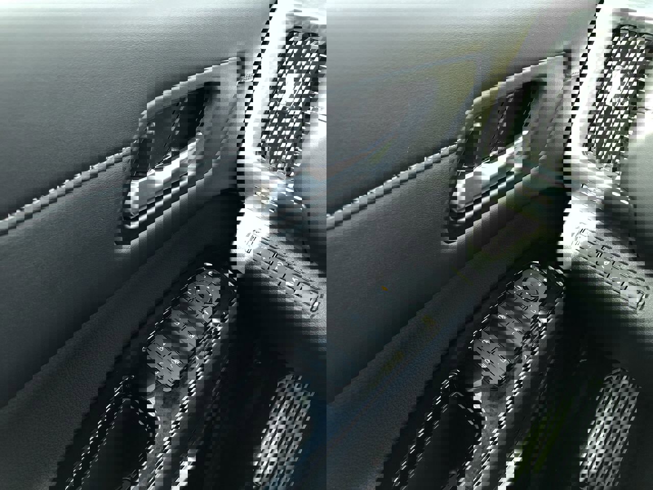 New 2025 Nissan Pathfinder SL image 34