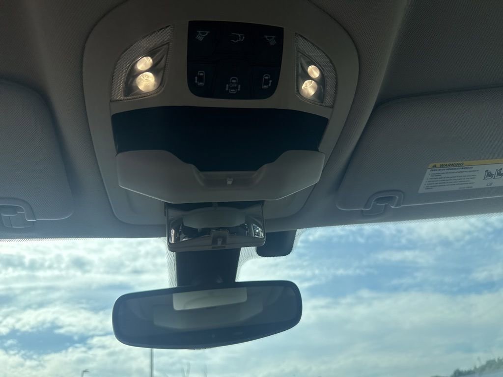 Used 2020 Chrysler Pacifica Touring-L Plus image 31