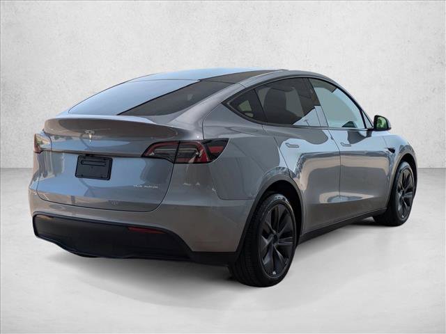 Used 2024 Tesla Model Y Long Range AWD/4WD image 5