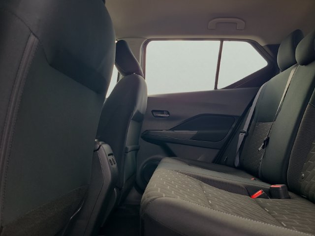 Used 2024 Nissan Kicks SV FWD image 11