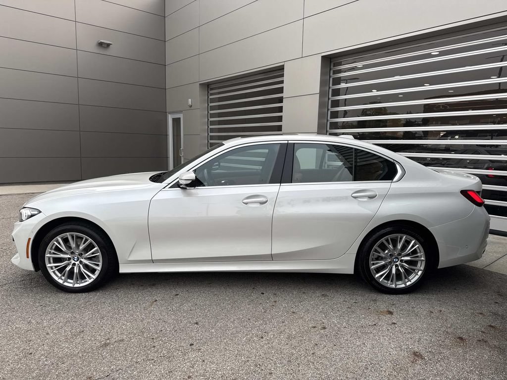 Used 2024 BMW 330i xDrive Sedan w/ Premium Package AWD/4WD image 4