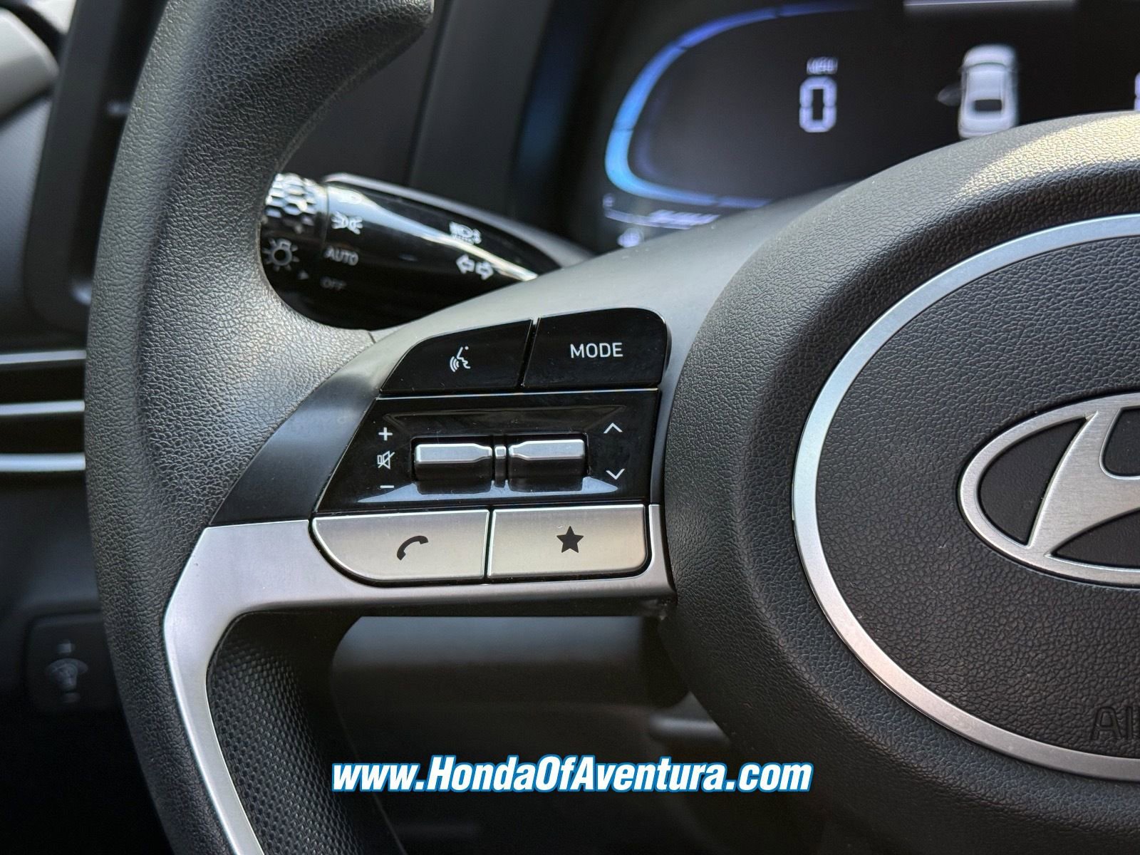 Used 2024 Hyundai Elantra SE FWD image 18