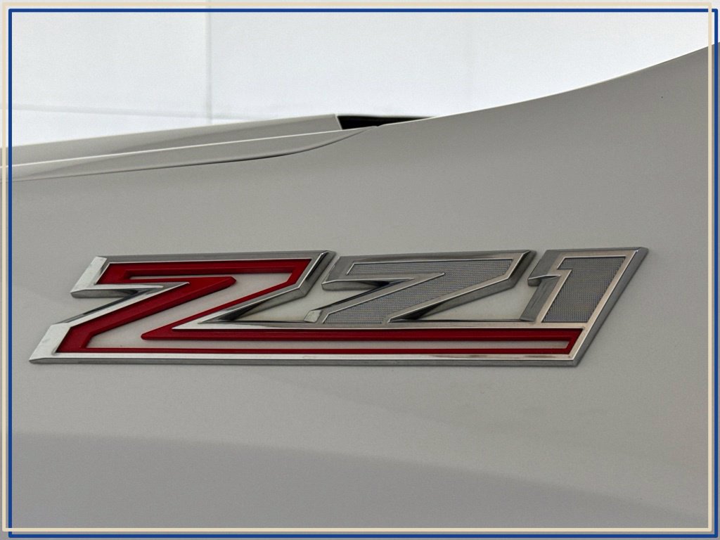 Used 2021 Chevrolet Silverado 1500 LT Trail Boss w/ LPO, Dark Essentials Package AWD/4WD image 15