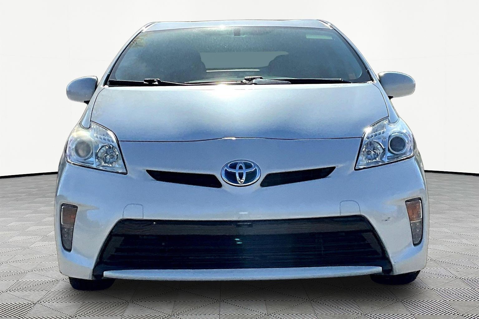 Used 2014 Toyota Prius Four image 2