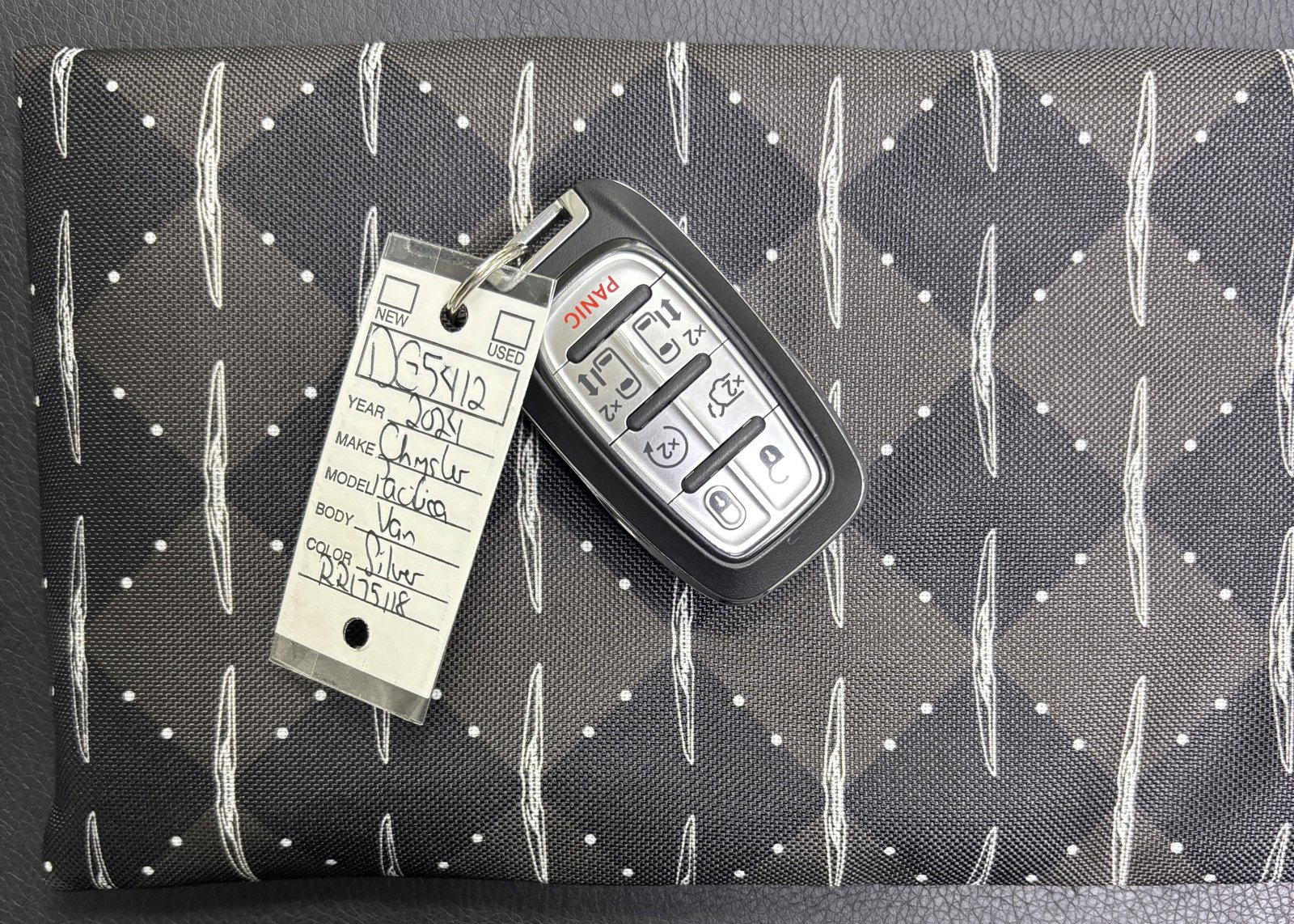 Used 2024 Chrysler Pacifica Limited w/ S Appearance Package image 47