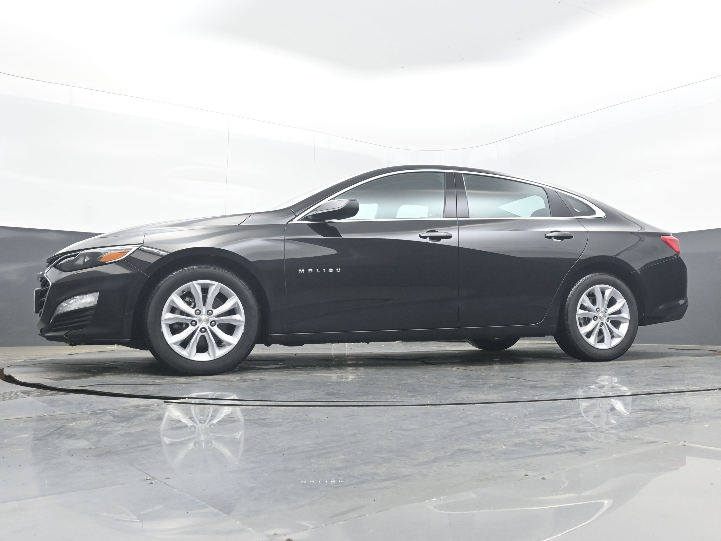 Used 2024 Chevrolet Malibu LT image 26