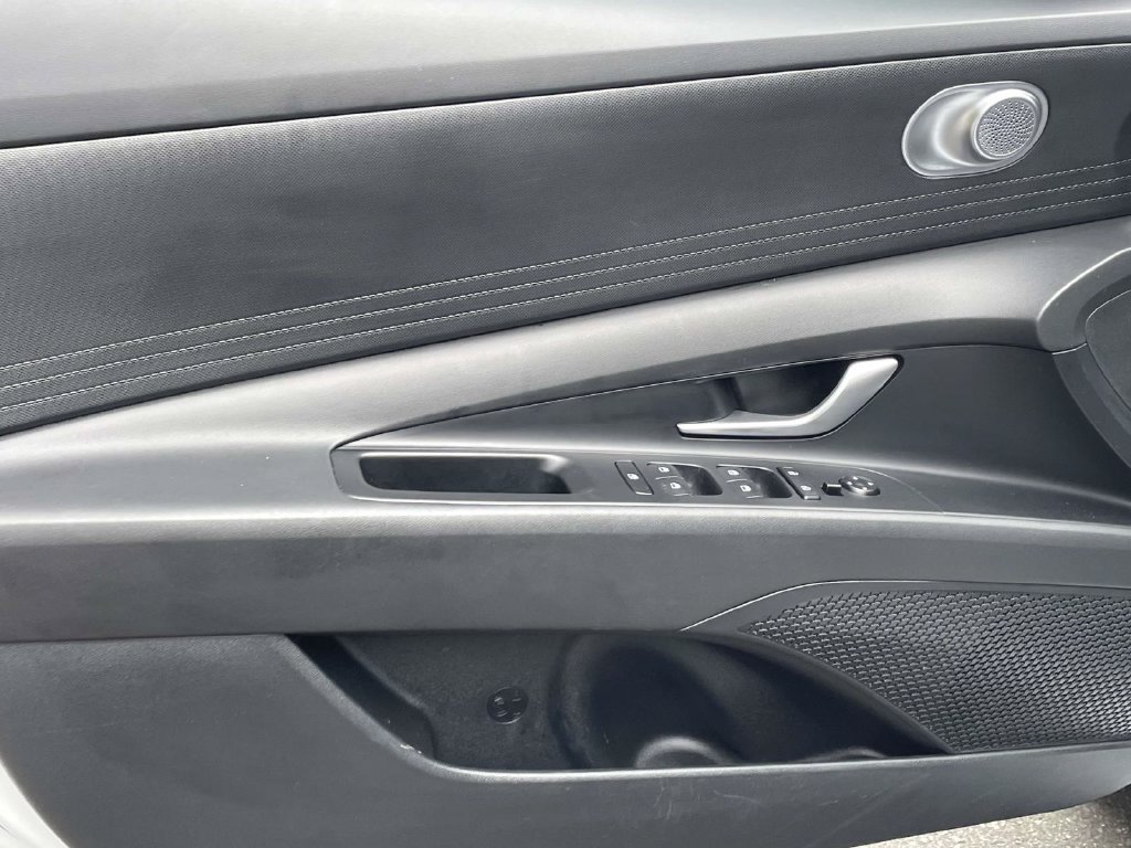 Certified 2024 Hyundai Elantra SEL FWD image 13