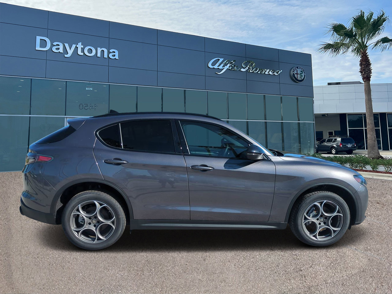 New 2025 Alfa Romeo Stelvio Sprint w/ Convenience Package image 2