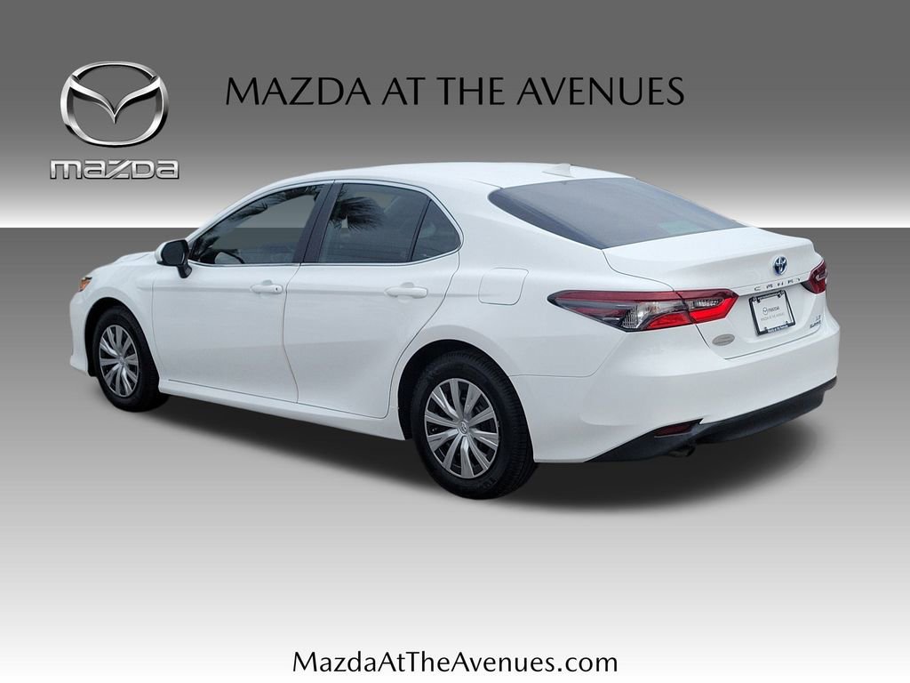 Used 2023 Toyota Camry LE image 5