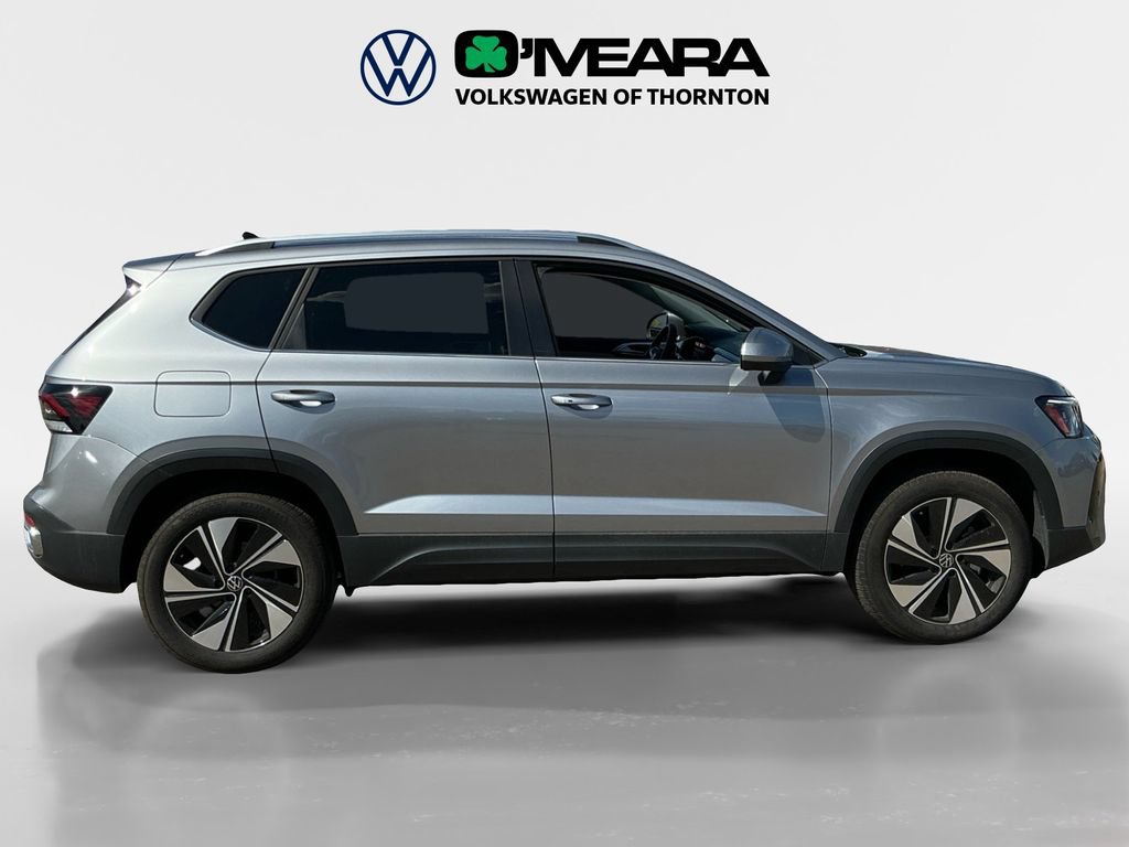Used 2025 Volkswagen Taos SE w/ Panoramic Sunroof Package AWD/4WD image 6