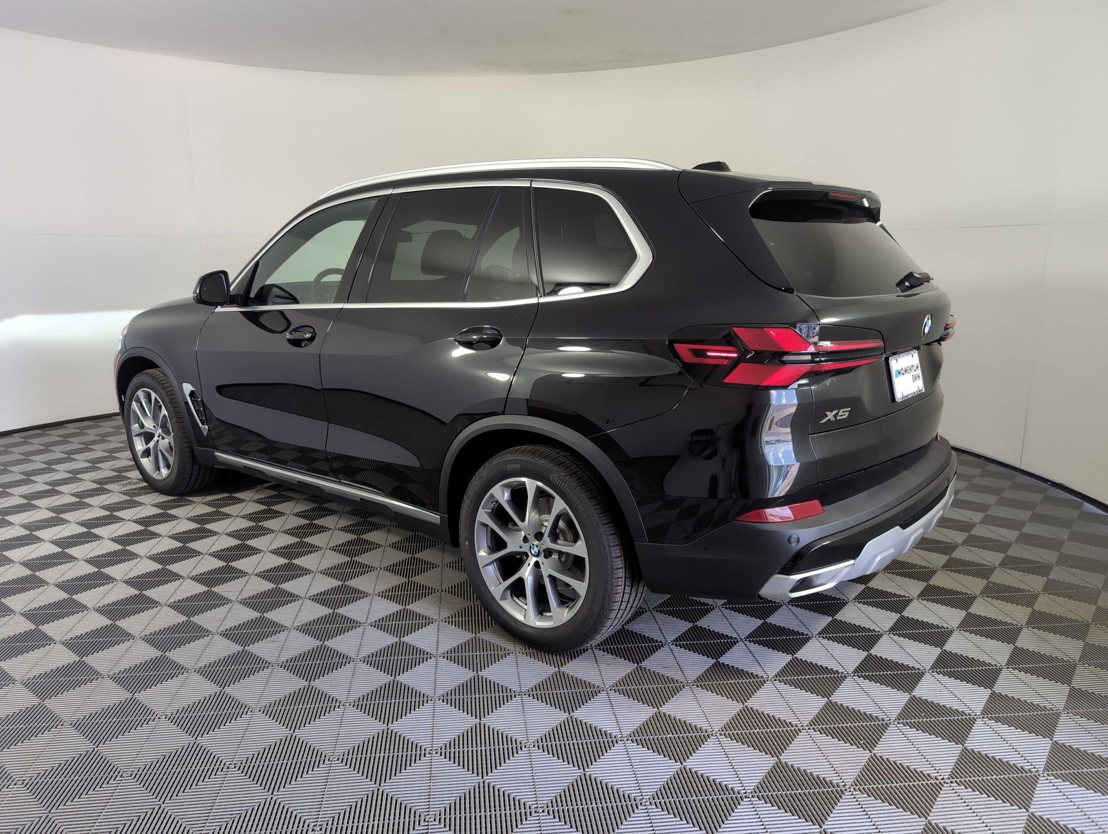Used 2026 BMW X5 sDrive40i image 3