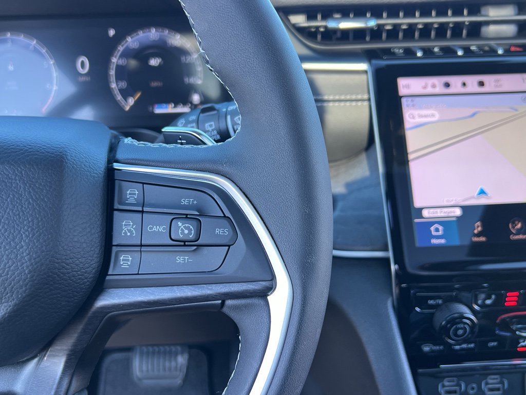 Used 2024 Jeep Grand Cherokee Limited w/ Luxury Tech Group II image 34