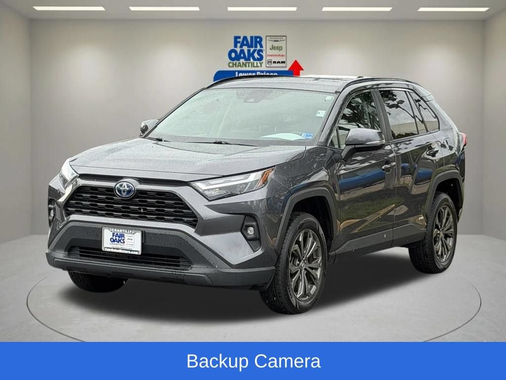 Used 2022 Toyota RAV4 XLE Premium AWD/4WD image 3
