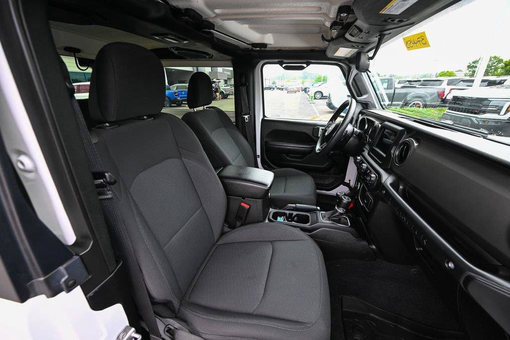 Used 2022 Jeep Wrangler Sport AWD/4WD image 21