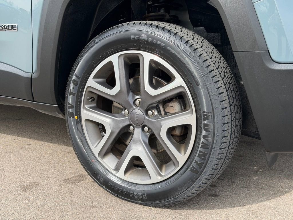 Used 2018 Jeep Renegade Latitude w/ Safety & Security Group image 27