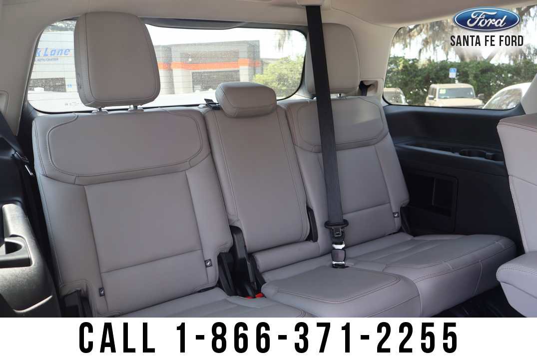 Used 2025 Ford Expedition Active RWD image 24